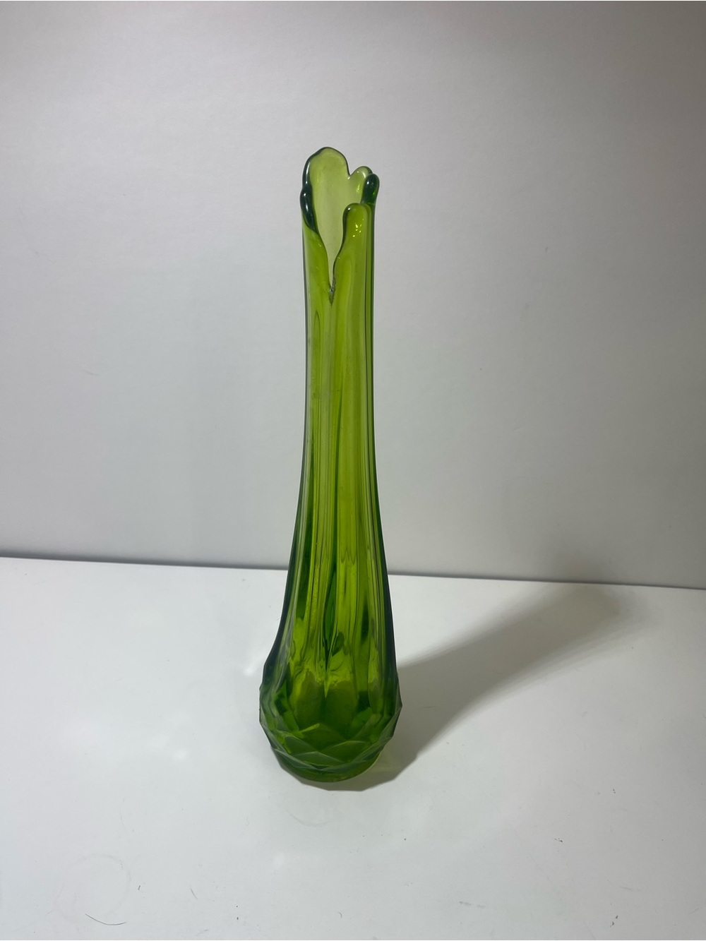 Vintage MCM LE Smith Avocado Green Solitaire 13" Glass Swung Vase
